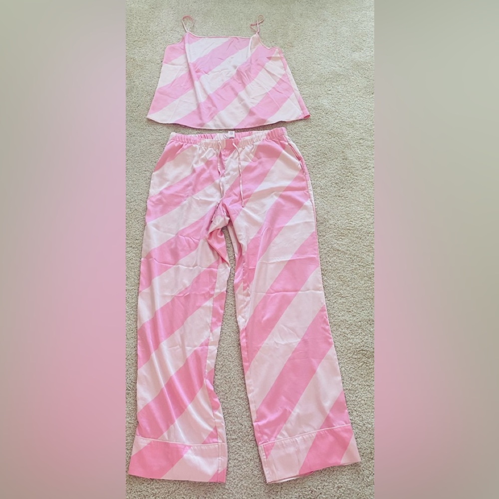 Victoria's Secret pajama set. EUC .